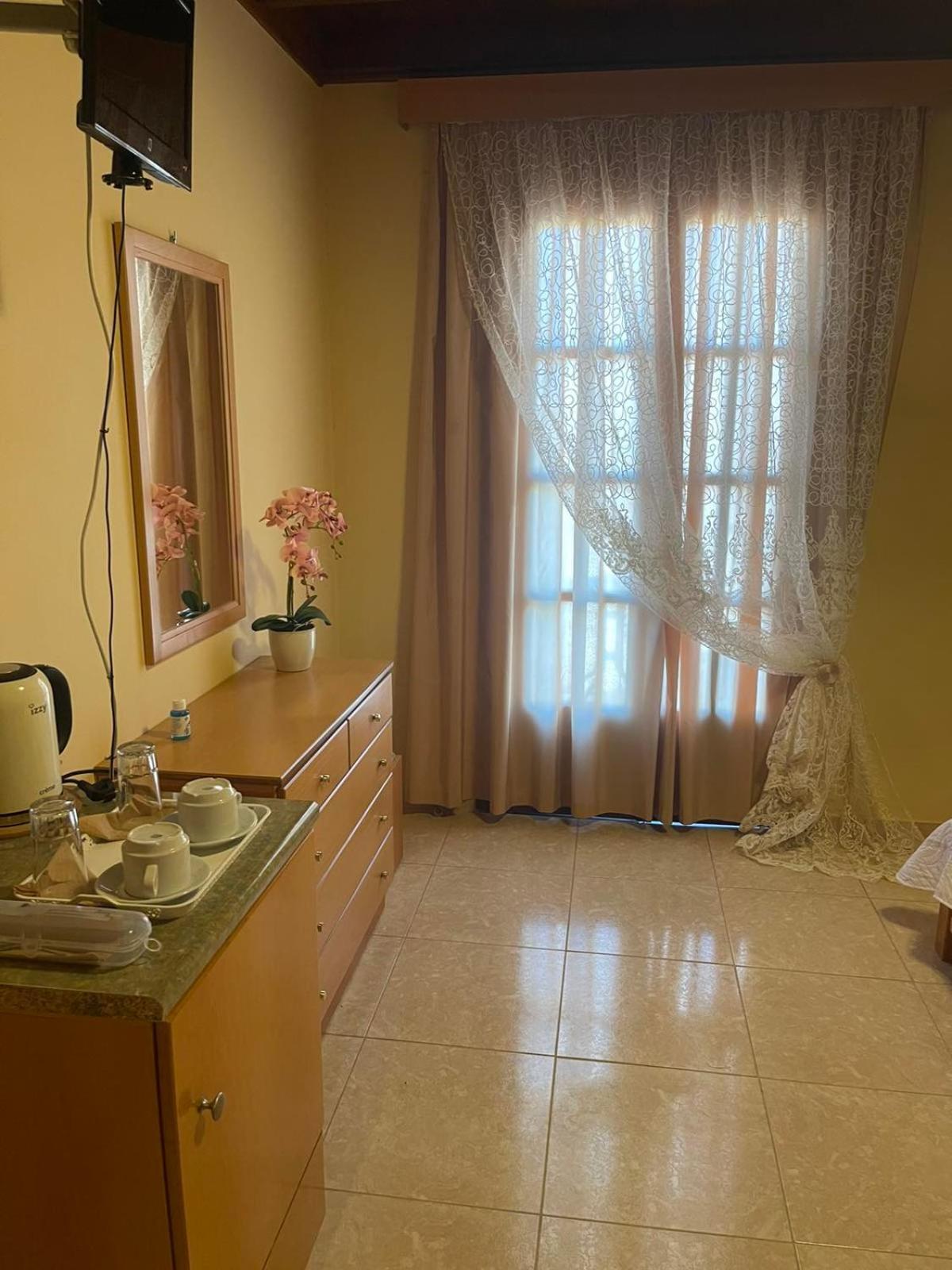 Villa Pinotsi Sými Esterno foto
