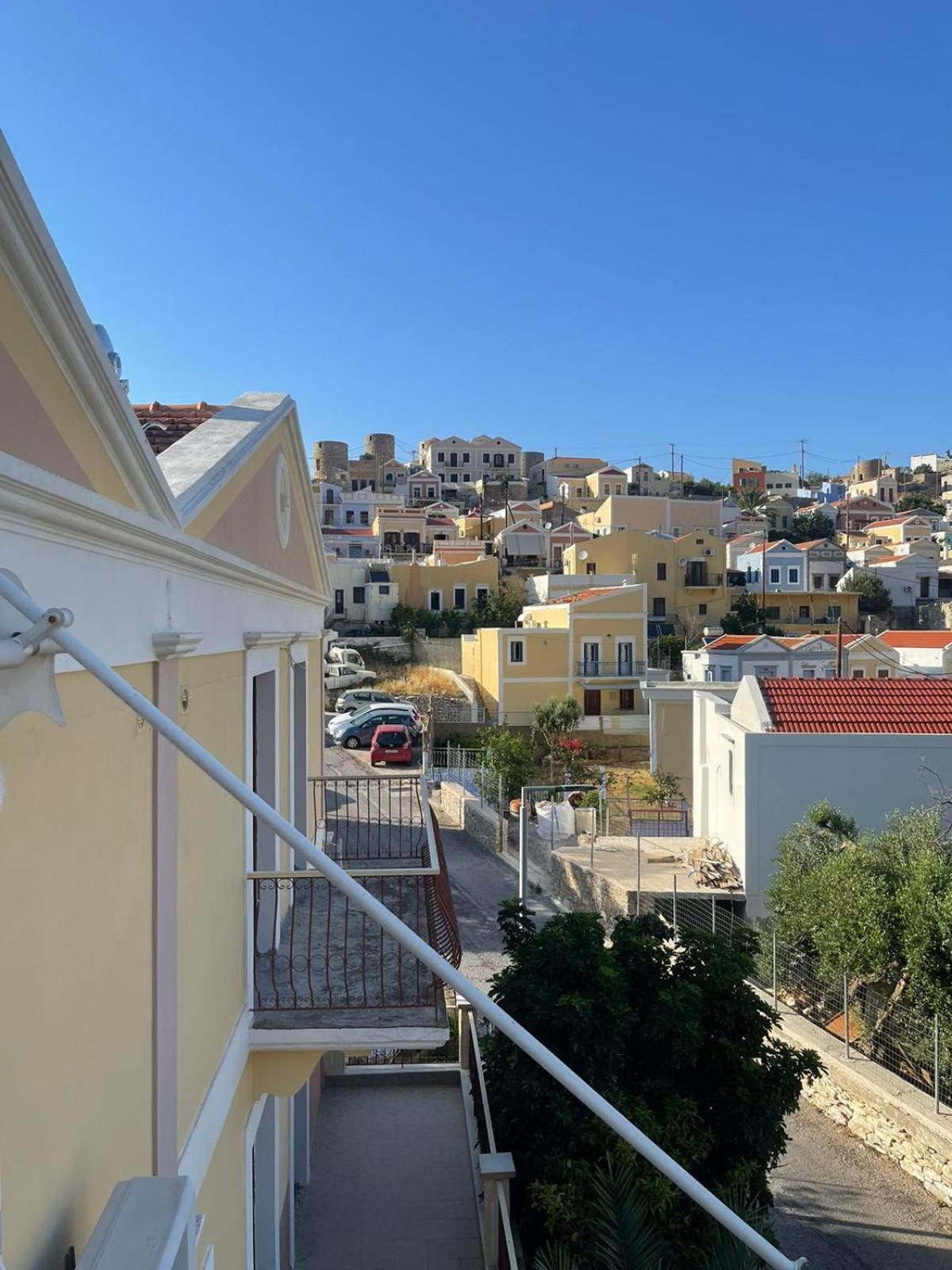Villa Pinotsi Sými Esterno foto