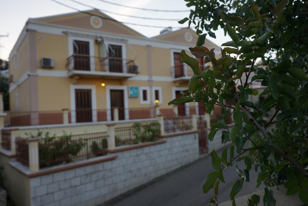 Villa Pinotsi Sými Esterno foto